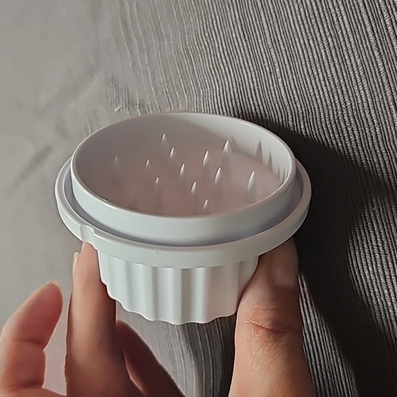 Vegetable slicer with 7 attachments - Picture 4 of 5